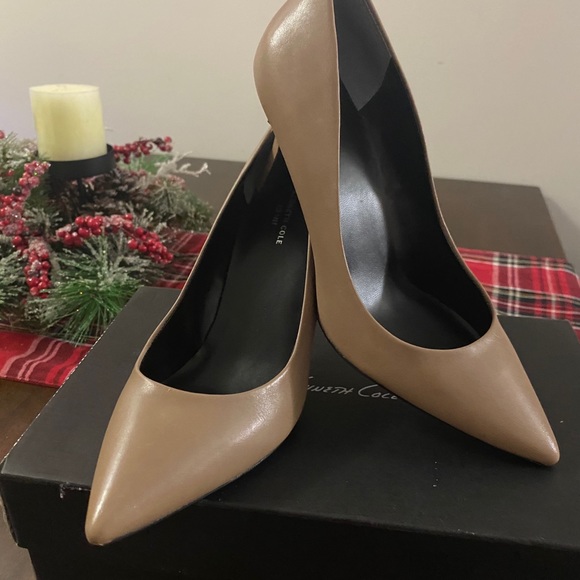 New taupe Kenneth Cole Lyssa heel - Picture 1 of 6